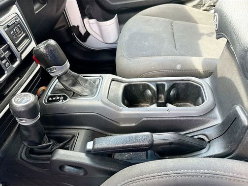 Used 2022 Jeep Wrangler Unlimited Sport image 17