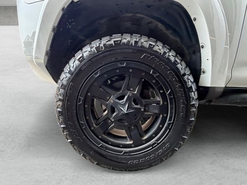 Used 2022 Toyota 4Runner SR5 Premium w/ Moonroof Package image 28