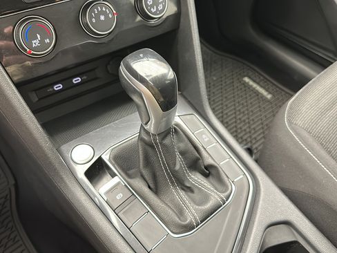 Used 2022 Volkswagen Tiguan S FWD image 21