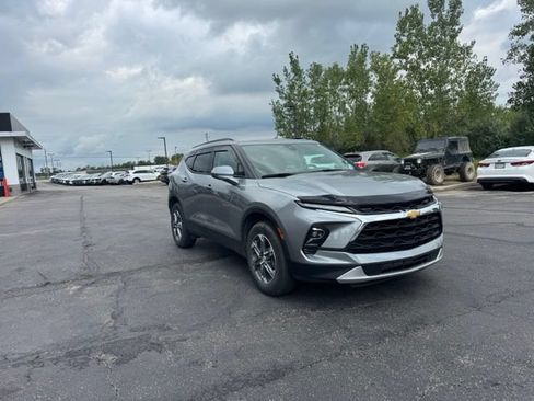 Used 2024 Chevrolet Blazer LT w/ Convenience Package AWD/4WD image 3
