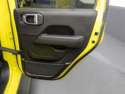 Used 2023 Jeep Wrangler Unlimited Sahara w/ Cold Weather Group image 36