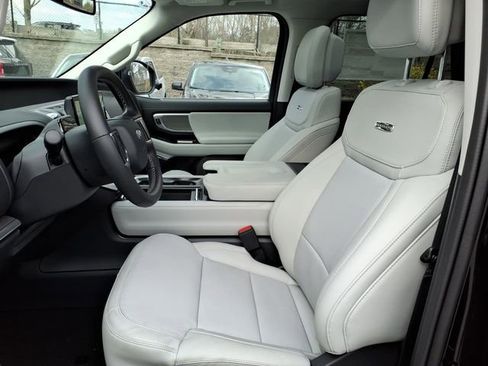 New 2026 Ford Expedition Platinum AWD/4WD image 7