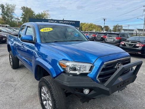 Used 2016 Toyota Tacoma SR5 w/ SR5 Appearance Package (SN) AWD/4WD image 1