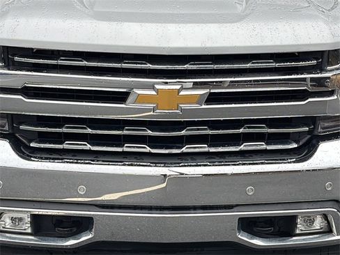 Used 2022 Chevrolet Silverado 1500 LTZ image 9