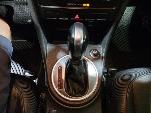 Used 2012 Volkswagen Beetle 2.5 FWD image 33