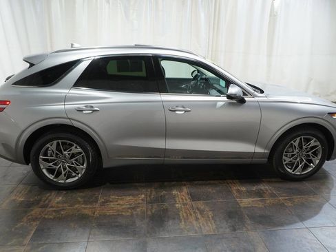 Used 2024 Genesis GV70 2.5T w/ Advanced Package image 3