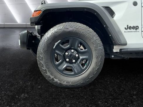 Used 2024 Jeep Gladiator Sport AWD/4WD image 19