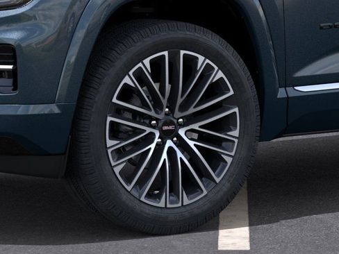New 2026 GMC Terrain Denali w/ LPO, Black Badging Package image 9