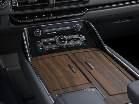 New 2024 Lincoln Navigator L Reserve AWD/4WD image 15