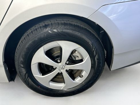 Used 2013 Toyota Prius Two FWD image 11