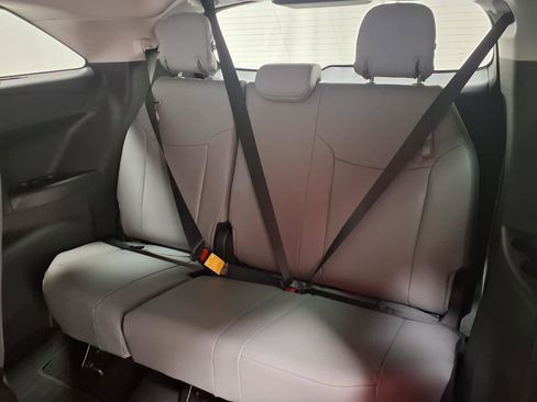 New 2026 Toyota Sienna XLE FWD image 25