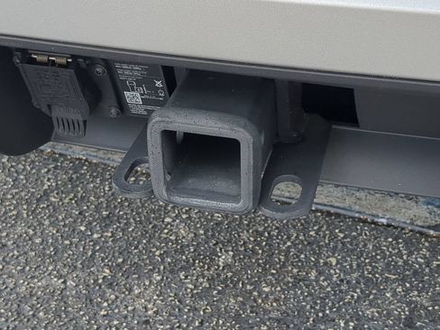 Certified 2025 Volkswagen Atlas Peak Edition SE AWD/4WD image 13