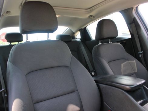 Used 2020 Chevrolet Malibu LT FWD image 14