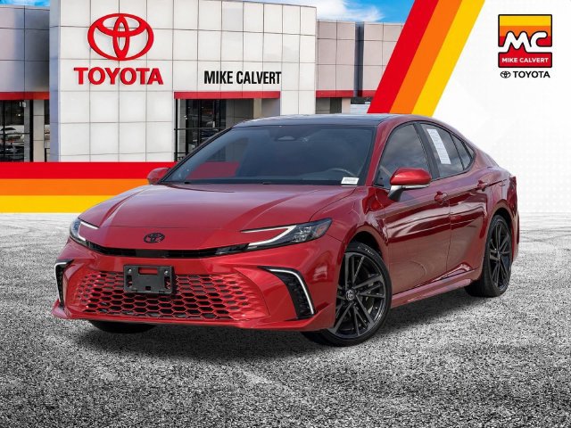 Used 2025 Toyota Camry XSE w/ Premium Package FWD image 2