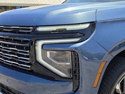 New 2026 Chevrolet Suburban High Country image 9