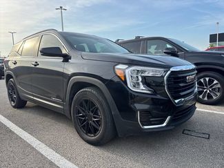 Used 2024 GMC Terrain SLE w/ Driver Convenience Package FWD video 2