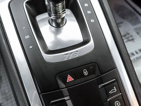 Used 2018 Porsche 718 Cayman Base image 9