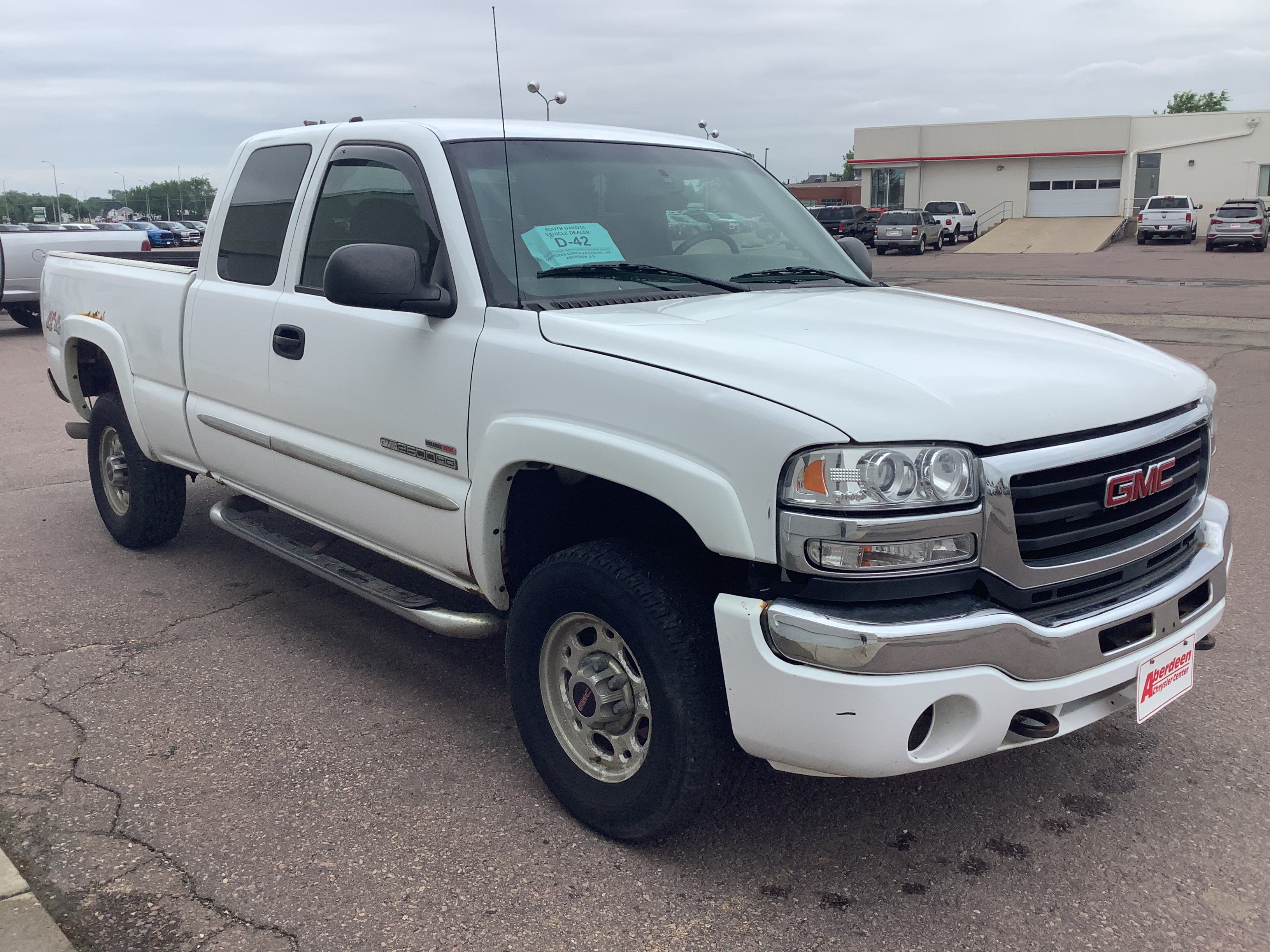 Used 2004 GMC Sierra 2500 SLE w/ Heavy-Duty Power Package AWD/4WD image 4