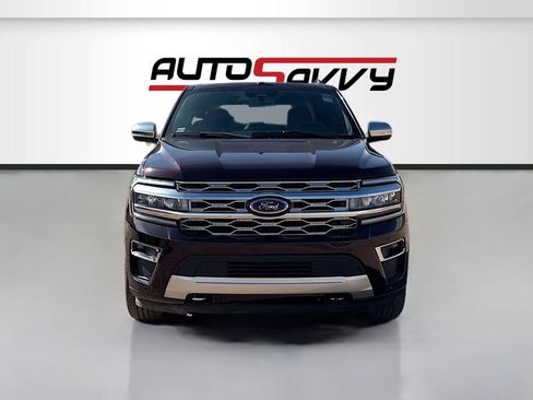 Used 2024 Ford Expedition Platinum image 2
