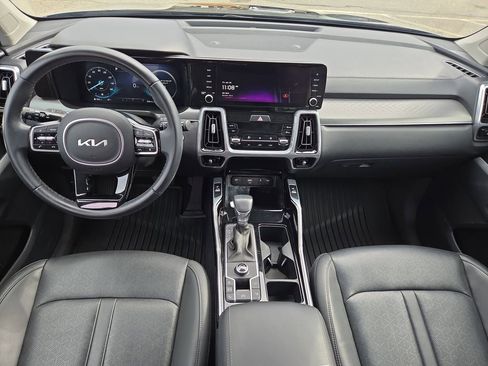 Certified 2023 Kia Sorento SX image 22