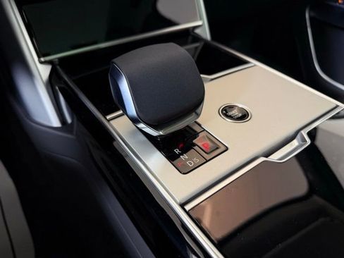 New 2025 Land Rover Range Rover SE image 20