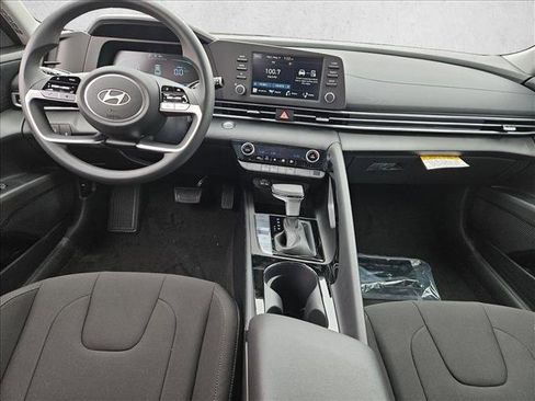 New 2026 Hyundai Elantra Hybrid FWD image 10