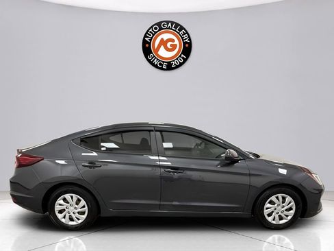 Used 2020 Hyundai Elantra SE w/ Cargo Package (C1) FWD image 8