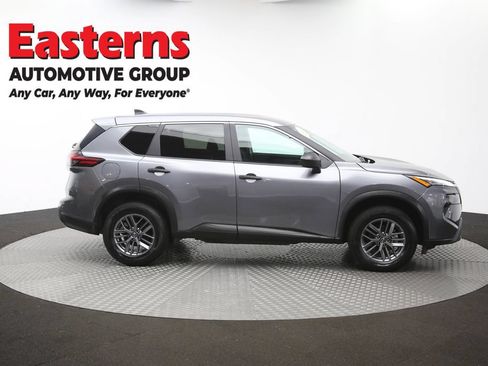 Used 2024 Nissan Rogue S AWD/4WD image 46