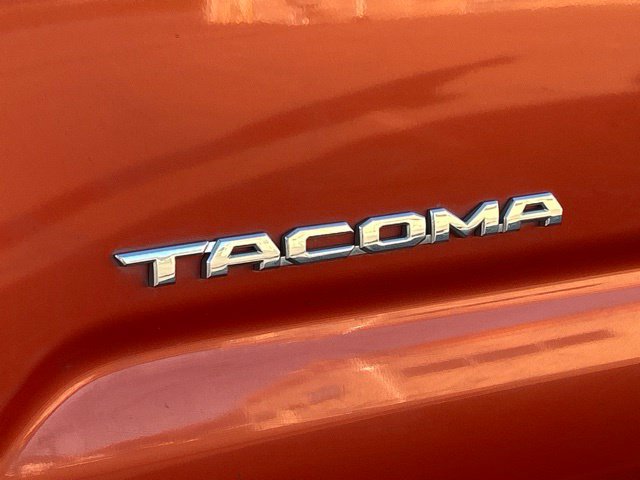 Used 2017 Toyota Tacoma TRD Sport w/ Tow Package (A/T) AWD/4WD image 11