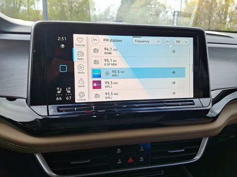 New 2026 Volkswagen Atlas Cross Sport SE image 13