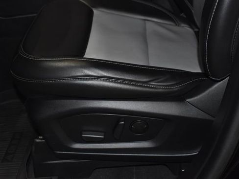 Used 2022 Ford Explorer XLT w/ Equipment Group 202A image 13