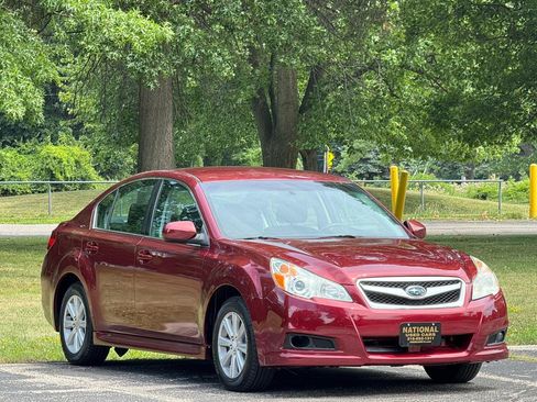 Used 2012 Subaru Legacy 2.5i w/ Alloy Wheel Pkg AWD/4WD image 2