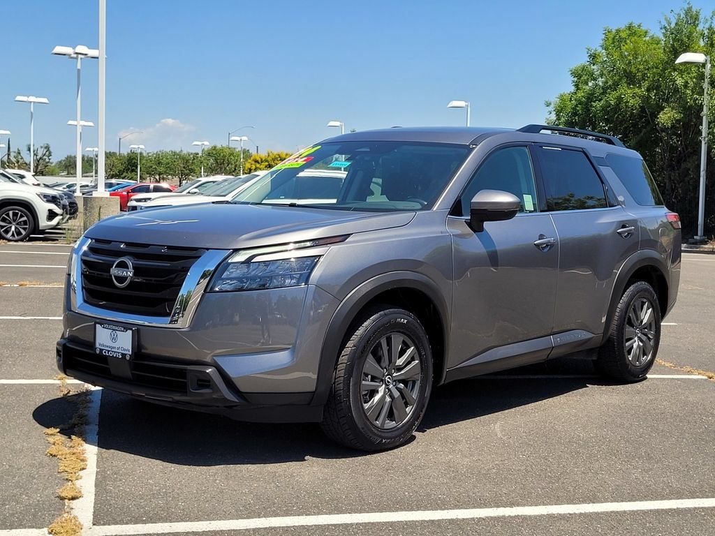 Used 2024 Nissan Pathfinder SV AWD/4WD image 10