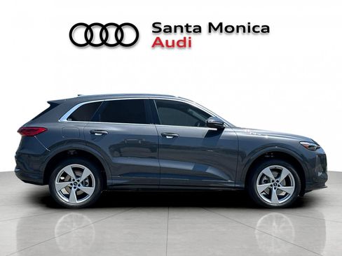Used 2025 Audi Q5 Premium Plus w/ Premium Plus AWD/4WD image 8