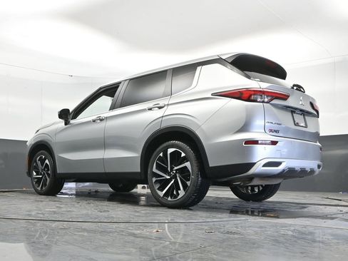 Used 2024 Mitsubishi Outlander SE AWD/4WD image 50