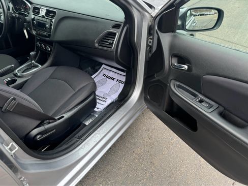 Used 2014 Chrysler 200 LX image 14