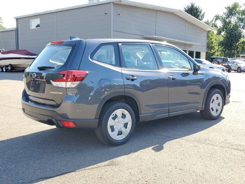 Used 2022 Subaru Forester AWD/4WD image 4