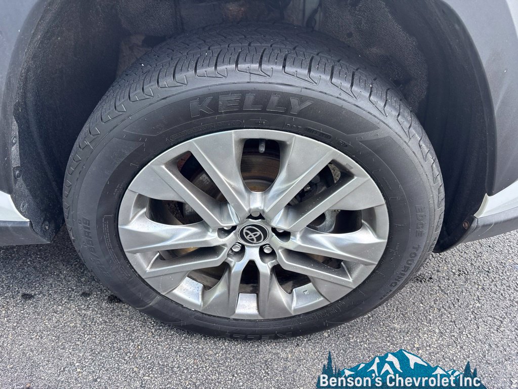 Used 2023 Toyota RAV4 XLE Premium AWD/4WD image 18