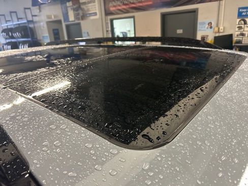 Used 2025 Honda Pilot TrailSport image 11