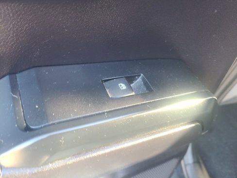 Used 2020 Toyota Tacoma SR image 15