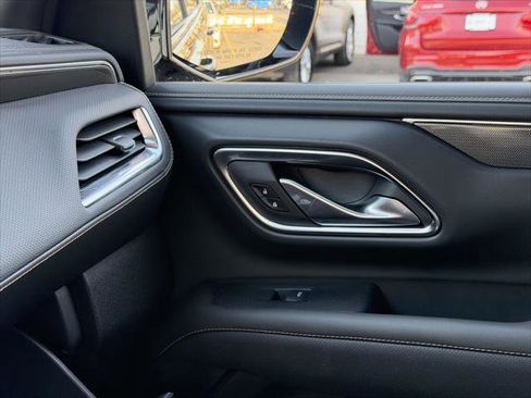 Used 2024 GMC Yukon XL AT4 w/ Technology Package image 33