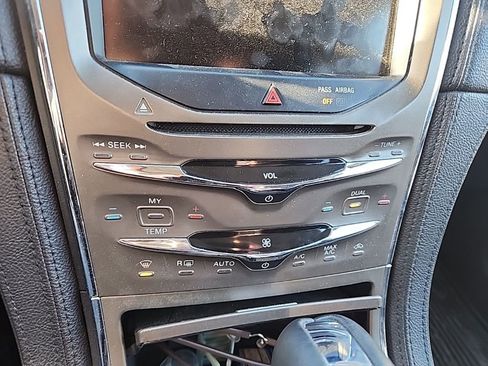 Used 2013 Lincoln MKX Base image 20