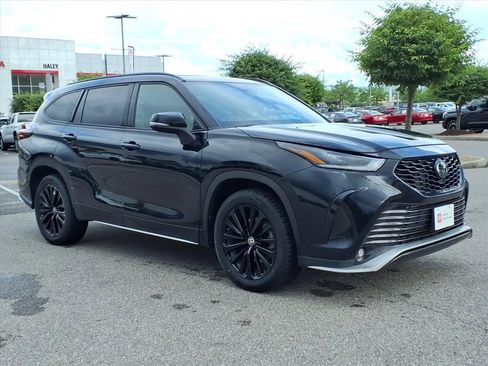 Certified 2025 Toyota Highlander XSE AWD/4WD image 2