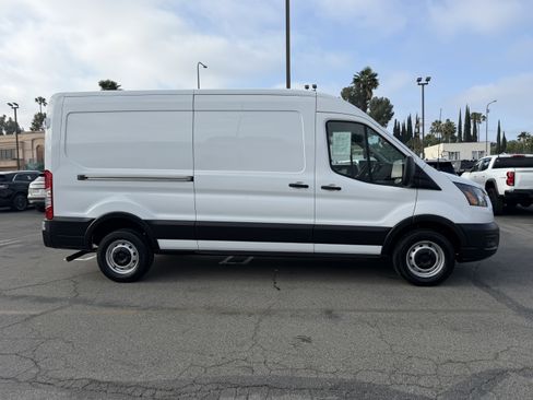 Certified 2023 Ford Transit 250 Medium Roof RWD image 8