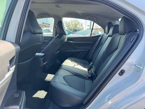 Used 2024 Toyota Camry SE image 13