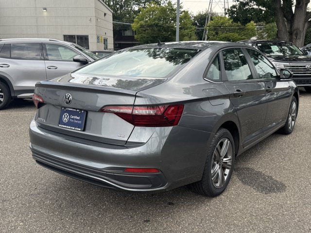 Used 2023 Volkswagen Jetta SE w/ Panoramic Sunroof Package FWD image 4