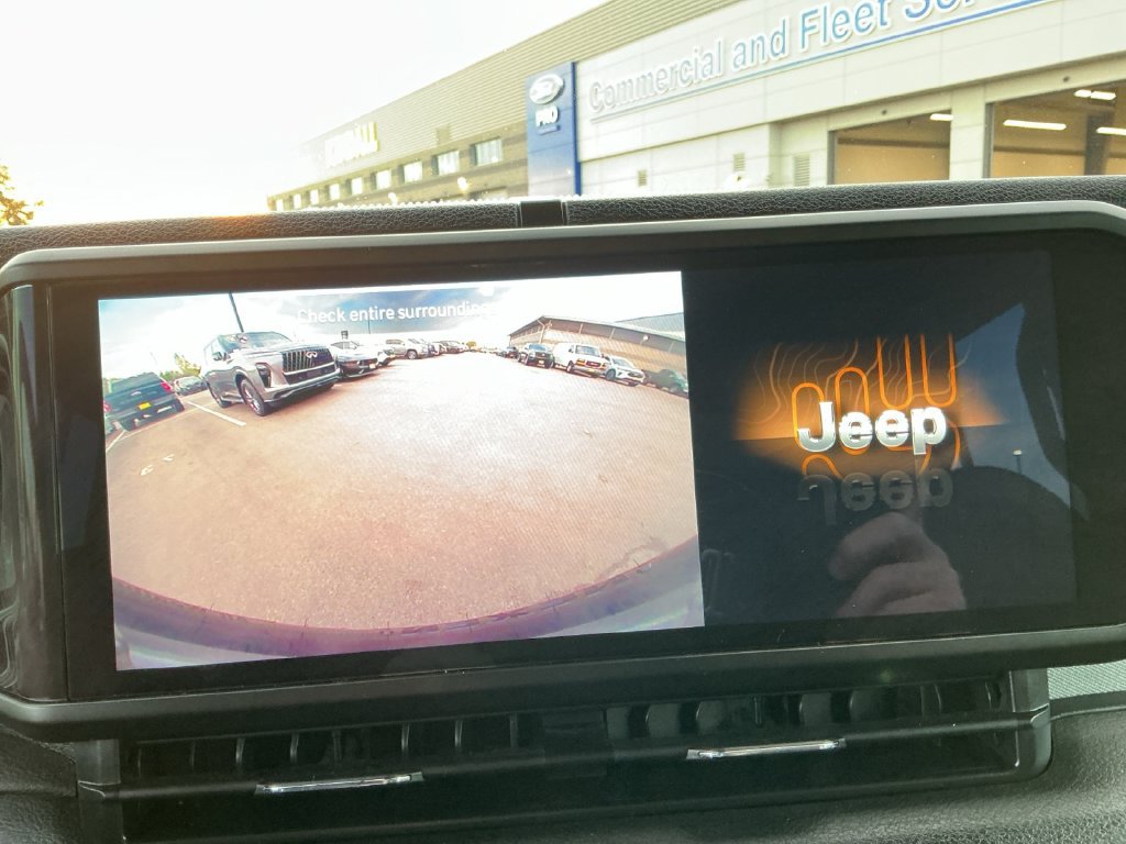 Used 2025 Jeep Wrangler Unlimited Sport AWD/4WD image 22