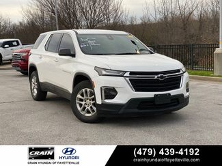 Used 2023 Chevrolet Traverse LS video 1