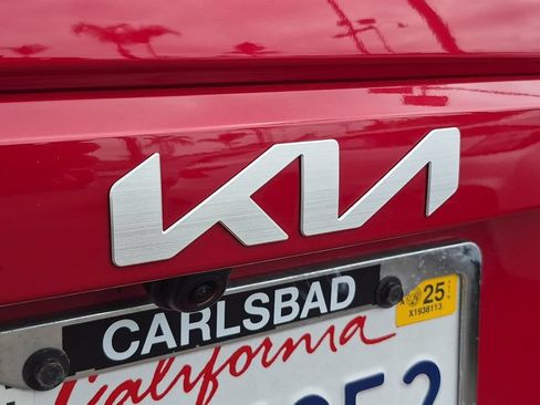 Used 2024 Kia Niro EX FWD image 31