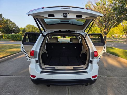 Used 2015 Jeep Grand Cherokee Limited AWD/4WD image 19